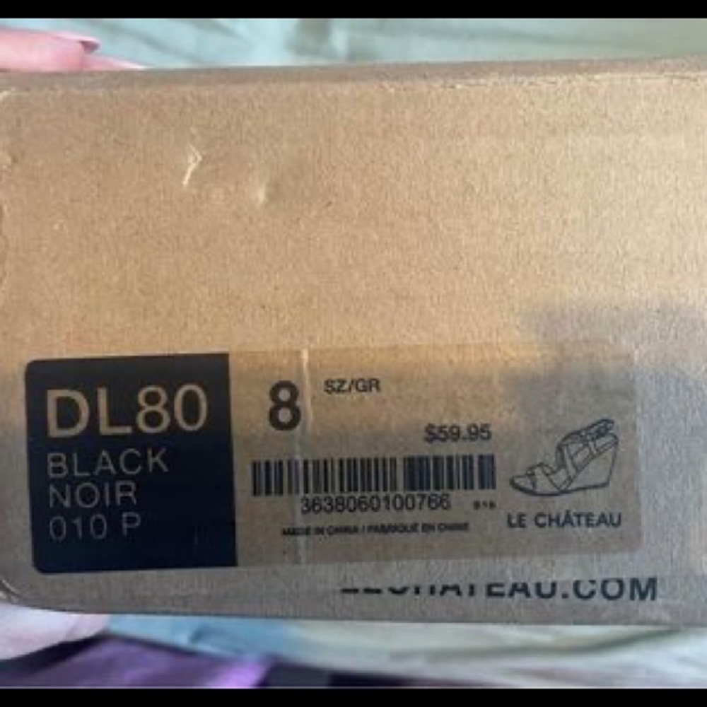 Size 8 le chateau - Picture 2 of 2